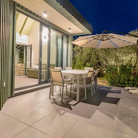 Frantoio - Nel Con Giardino E Terrazza Privata בית נופש טאג'ה